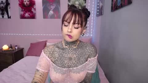 Snapshot of lolabrouse__ chatting on September 2025 07:30:01 PM Lola online show from September 2025 07:30:01 PM