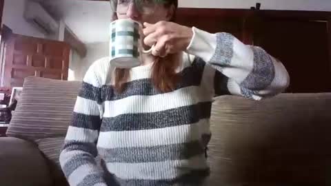 LOLA HUESO y ERIC online show from February 2025 09:20:02 AM