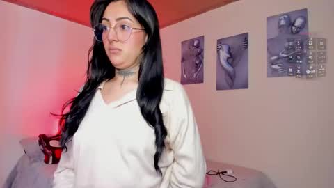 Snapshot of lolaleah_ chatting on December 2025 04:58:01 PM Lola online show from December 2025 04:58:01 PM