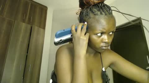 Snapshot of lolamia7 chatting on February 2025 03:43:01 PM lolamia7 online show from February 2025 03:43:01 PM