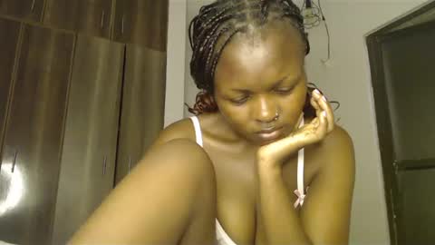 Snapshot of lolamia7 chatting on February 2025 05:34:01 AM lolamia7 online show from February 2025 05:34:01 AM