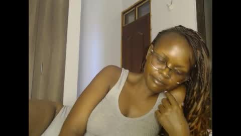 Snapshot of lolamia7 chatting on February 2025 07:42:02 AM lolamia7 online show from February 2025 07:42:02 AM