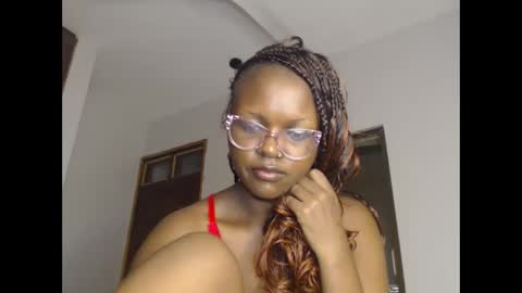 Snapshot of lolamia7 chatting on February 2025 04:47:01 AM lolamia7 online show from February 2025 04:47:01 AM