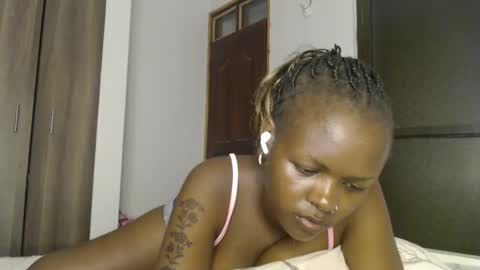 Snapshot of lolamia7 chatting on March 2025 12:20:01 PM lolamia7 online show from March 2025 12:20:01 PM