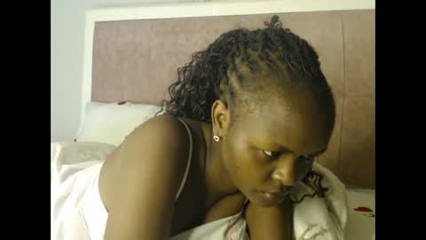 Snapshot of lolamia7 chatting on September 2025 05:01:02 AM lolamia7 online show from September 2025 05:01:02 AM