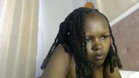 Snapshot of lolamia7 chatting on November 2025 08:04:01 AM lolamia7 online show from November 2025 08:04:01 AM