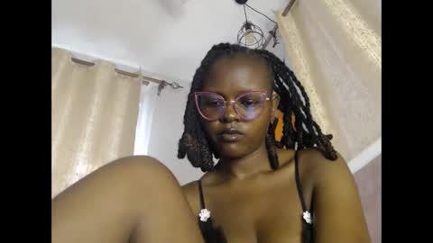 Snapshot of lolamia7 chatting on November 2025 06:01:02 AM lolamia7 online show from November 2025 06:01:02 AM