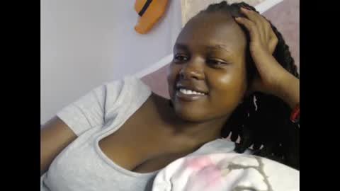 Snapshot of lolamia7 chatting on November 2025 06:02:02 AM lolamia7 online show from November 2025 06:02:02 AM