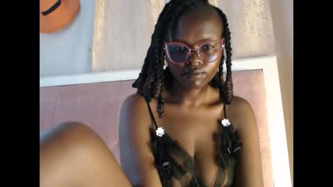 Snapshot of lolamia7 chatting on November 2025 06:14:01 AM lolamia7 online show from November 2025 06:14:01 AM