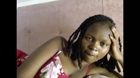 Snapshot of lolamia7 chatting on November 2025 06:34:02 AM lolamia7 online show from November 2025 06:34:02 AM