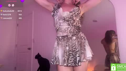 Snapshot of lolariv chatting on May 2026 11:12:03 PM Lola 3 online show from May 2026 11:12:03 PM