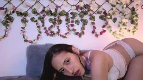  Lola  online show from September 2025 09:15:01 PM