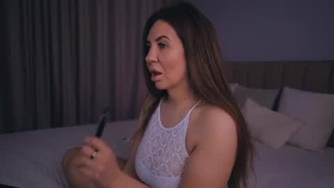 Lola online show from June 2026 07:30:02 PM