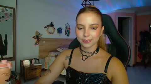 Lola doll online show from November 2025 09:36:01 PM