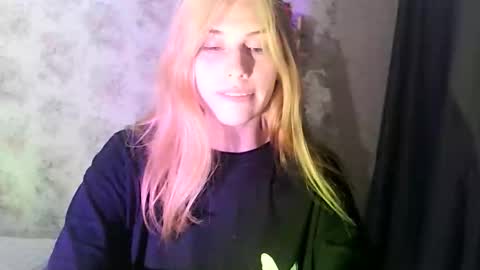 Snapshot of lollalakiss chatting on September 2025 02:20:01 PM LollaLaKiss online show from September 2025 02:20:01 PM