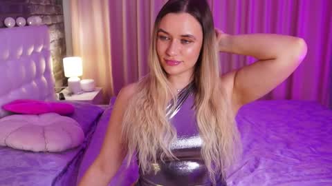 Snapshot of lollidoli__ chatting on March 2025 05:38:02 PM Victoria online show from March 2025 05:38:02 PM