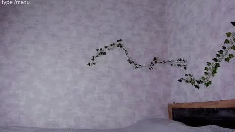 Mia online show from November 2025 05:28:02 AM