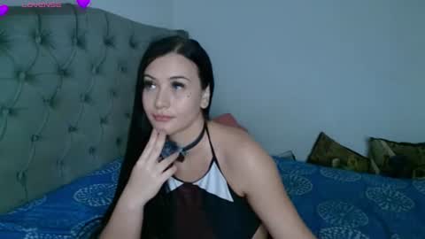 Snapshot of lollipoptease chatting on June 2026 10:52:01 PM Sweet Jazmin online show from June 2026 10:52:01 PM