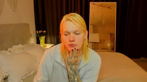 lollita online show from March 2026 05:51:02 AM