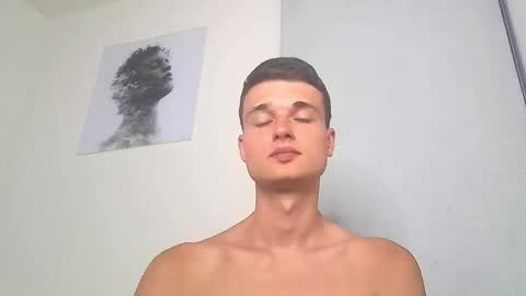 london_tomy online show from April 2026 02:42:02 AM