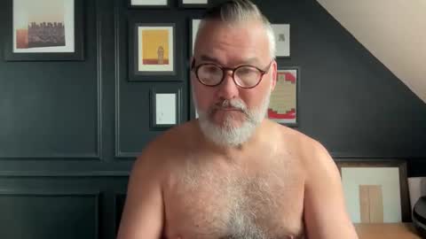 EnglishBear online show from September 2025 09:44:02 AM