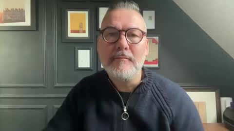 EnglishBear online show from December 2025 09:16:02 AM