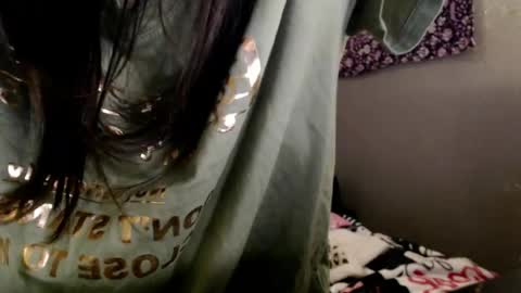 Snapshot of londonray chatting on May 2026 12:06:02 AM londonray online show from May 2026 12:06:02 AM