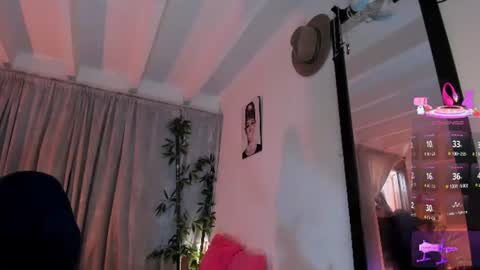 Jennifer  online show from July 2026 04:32:02 PM