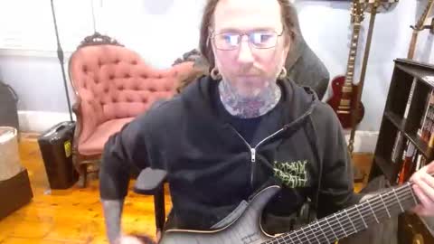 longhair online show from September 2025 02:40:02 PM