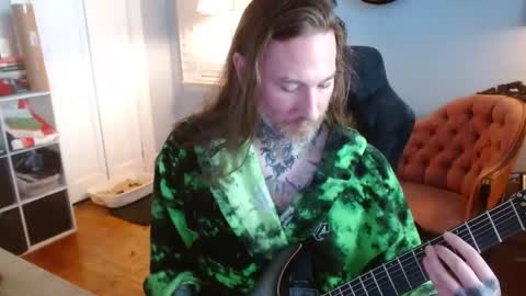longhair online show from November 2025 05:05:02 PM