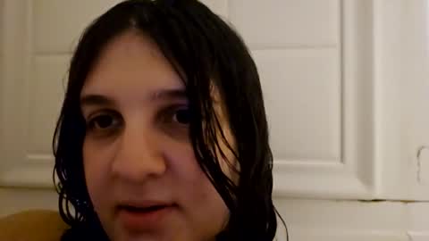 Snapshot of longhairbigbewbs chatting on December 2025 01:25:01 AM Rose online show from December 2025 01:25:01 AM