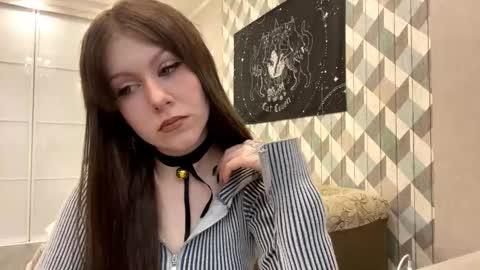 Snapshot of looking_me chatting on October 2025 05:17:02 AM EVA online show from October 2025 05:17:02 AM