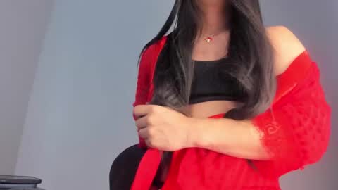 Snapshot of loovelymiia_ chatting on February 2025 05:30:01 PM Mia Aniston online show from February 2025 05:30:01 PM