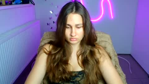 Snapshot of lora_kisses chatting on July 2026 05:32:02 AM Lora online show from July 2026 05:32:02 AM