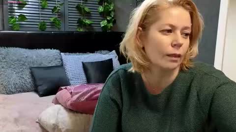 Lora online show from March 2025 08:02:02 AM