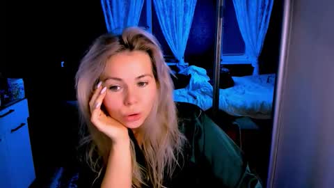 Lora online show from November 2025 02:28:01 AM