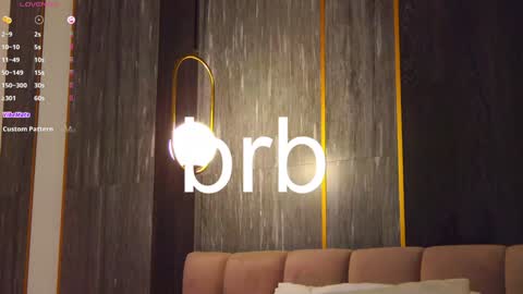 Snapshot of loraineluff chatting on February 2025 05:12:01 PM Loraine online show from February 2025 05:12:01 PM