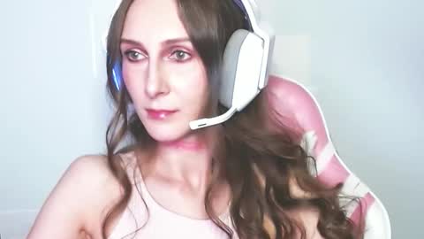 Lora  online show from April 2026 01:36:01 AM