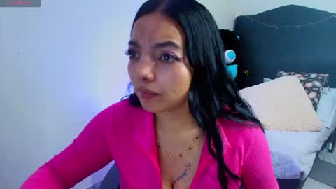 Snapshot of loren_44tits chatting on June 2026 09:03:02 PM Loren online show from June 2026 09:03:02 PM