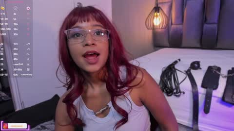 Snapshot of lorena_vieira_ chatting on February 2025 10:11:01 PM Lorena Vieira  online show from February 2025 10:11:01 PM