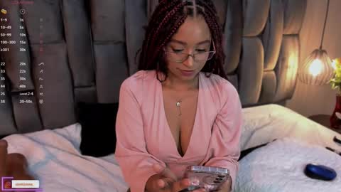 Snapshot of lorena_vieira_ chatting on February 2025 11:26:02 PM Lorena Vieira  online show from February 2025 11:26:02 PM