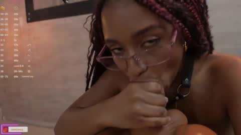 Snapshot of lorena_vieira_ chatting on March 2025 12:31:01 AM Lorena Vieira  online show from March 2025 12:31:01 AM