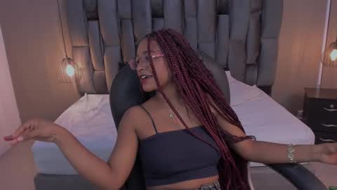 Snapshot of lorena_vieira_ chatting on March 2025 08:07:02 PM Lorena Vieira  online show from March 2025 08:07:02 PM
