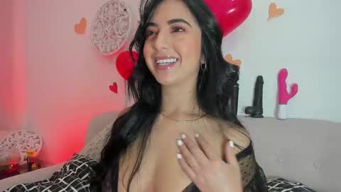 L O R E N online show from February 2025 10:10:01 AM