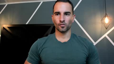  L O R E N Z O  Thumbs Up help  online show from January 2025 05:48:01 PM