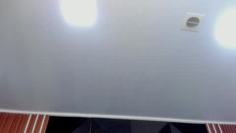  L O R E N Z O  Thumbs Up help  online show from October 2025 05:14:01 PM