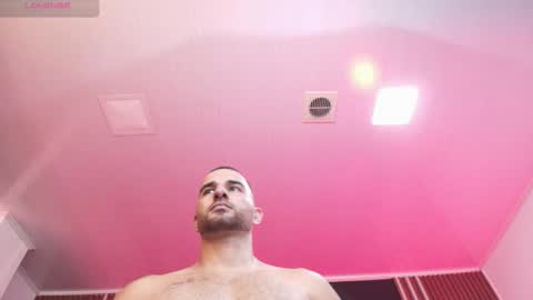  L O R E N Z O  Thumbs Up help  online show from March 2026 05:17:01 PM