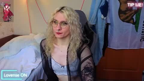 Lori -----------------------------------    online show from April 2026 01:14:02 PM