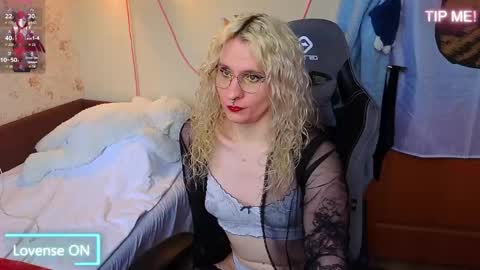 Lori -----------------------------------    online show from April 2026 01:52:02 PM