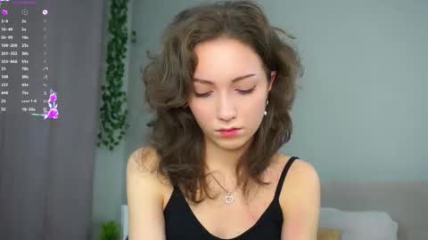 Naomi online show from November 2025 10:09:01 PM